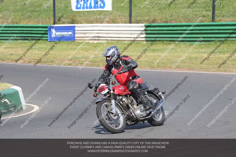 Vintage motorcycle club;eventdigitalimages;mallory park;mallory park trackday photographs;no limits trackdays;peter wileman photography;trackday digital images;trackday photos;vmcc festival 1000 bikes photographs