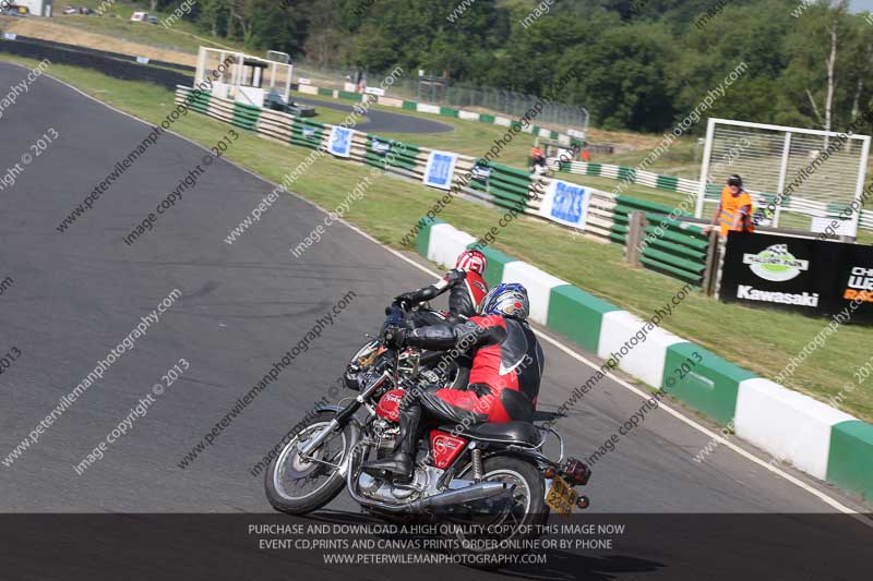 Vintage motorcycle club;eventdigitalimages;mallory park;mallory park trackday photographs;no limits trackdays;peter wileman photography;trackday digital images;trackday photos;vmcc festival 1000 bikes photographs