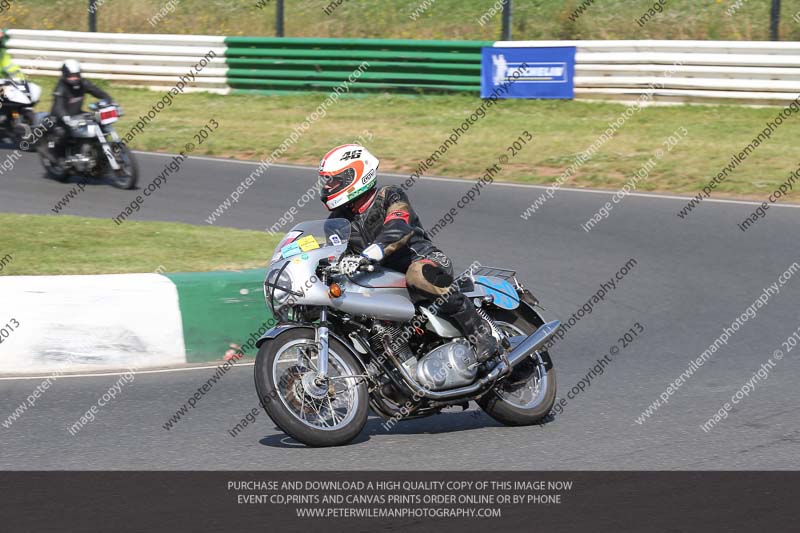 Vintage motorcycle club;eventdigitalimages;mallory park;mallory park trackday photographs;no limits trackdays;peter wileman photography;trackday digital images;trackday photos;vmcc festival 1000 bikes photographs