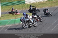 Vintage-motorcycle-club;eventdigitalimages;mallory-park;mallory-park-trackday-photographs;no-limits-trackdays;peter-wileman-photography;trackday-digital-images;trackday-photos;vmcc-festival-1000-bikes-photographs