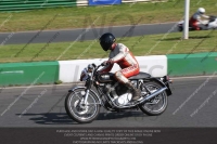 Vintage-motorcycle-club;eventdigitalimages;mallory-park;mallory-park-trackday-photographs;no-limits-trackdays;peter-wileman-photography;trackday-digital-images;trackday-photos;vmcc-festival-1000-bikes-photographs