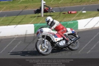 Vintage-motorcycle-club;eventdigitalimages;mallory-park;mallory-park-trackday-photographs;no-limits-trackdays;peter-wileman-photography;trackday-digital-images;trackday-photos;vmcc-festival-1000-bikes-photographs