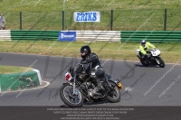 Vintage-motorcycle-club;eventdigitalimages;mallory-park;mallory-park-trackday-photographs;no-limits-trackdays;peter-wileman-photography;trackday-digital-images;trackday-photos;vmcc-festival-1000-bikes-photographs