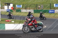 Vintage-motorcycle-club;eventdigitalimages;mallory-park;mallory-park-trackday-photographs;no-limits-trackdays;peter-wileman-photography;trackday-digital-images;trackday-photos;vmcc-festival-1000-bikes-photographs