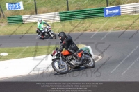 Vintage-motorcycle-club;eventdigitalimages;mallory-park;mallory-park-trackday-photographs;no-limits-trackdays;peter-wileman-photography;trackday-digital-images;trackday-photos;vmcc-festival-1000-bikes-photographs