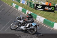 Vintage-motorcycle-club;eventdigitalimages;mallory-park;mallory-park-trackday-photographs;no-limits-trackdays;peter-wileman-photography;trackday-digital-images;trackday-photos;vmcc-festival-1000-bikes-photographs