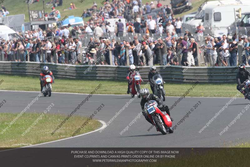 Vintage motorcycle club;eventdigitalimages;mallory park;mallory park trackday photographs;no limits trackdays;peter wileman photography;trackday digital images;trackday photos;vmcc festival 1000 bikes photographs