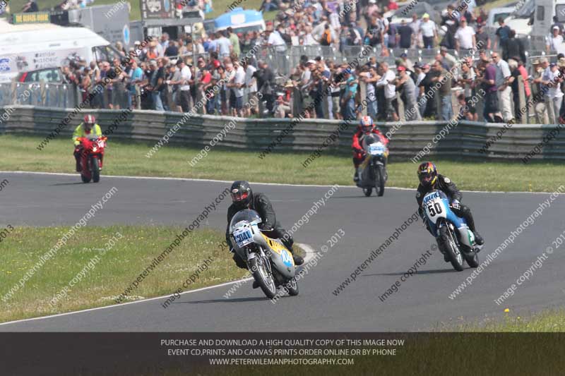 Vintage motorcycle club;eventdigitalimages;mallory park;mallory park trackday photographs;no limits trackdays;peter wileman photography;trackday digital images;trackday photos;vmcc festival 1000 bikes photographs