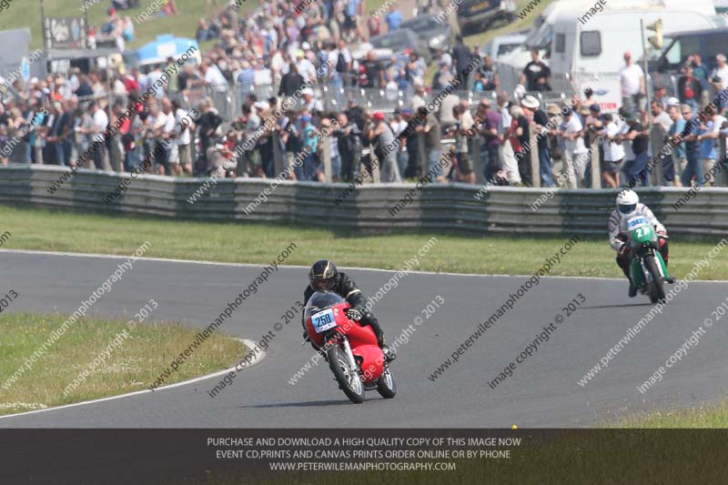 Vintage motorcycle club;eventdigitalimages;mallory park;mallory park trackday photographs;no limits trackdays;peter wileman photography;trackday digital images;trackday photos;vmcc festival 1000 bikes photographs