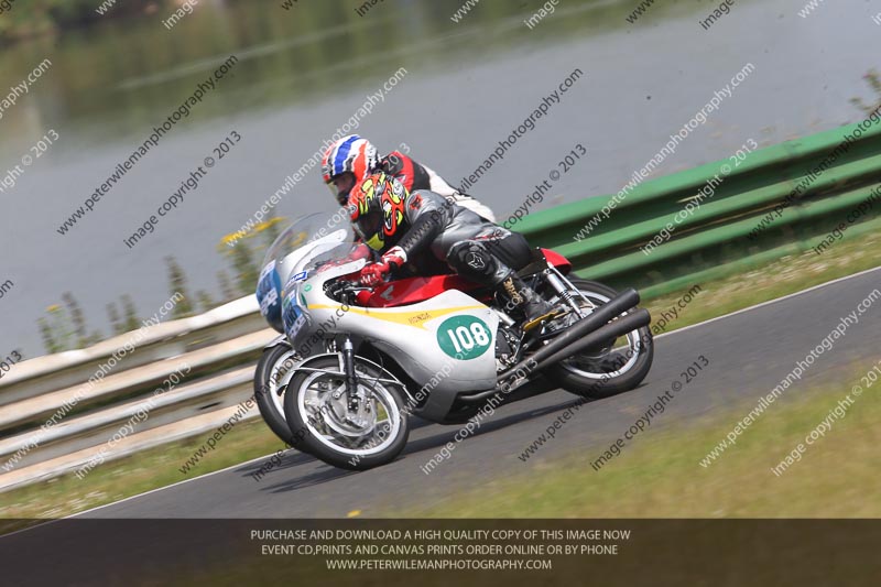 Vintage motorcycle club;eventdigitalimages;mallory park;mallory park trackday photographs;no limits trackdays;peter wileman photography;trackday digital images;trackday photos;vmcc festival 1000 bikes photographs
