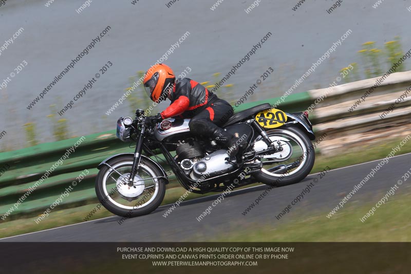 Vintage motorcycle club;eventdigitalimages;mallory park;mallory park trackday photographs;no limits trackdays;peter wileman photography;trackday digital images;trackday photos;vmcc festival 1000 bikes photographs