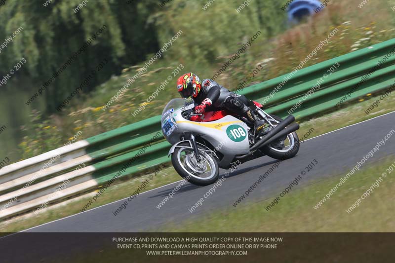 Vintage motorcycle club;eventdigitalimages;mallory park;mallory park trackday photographs;no limits trackdays;peter wileman photography;trackday digital images;trackday photos;vmcc festival 1000 bikes photographs