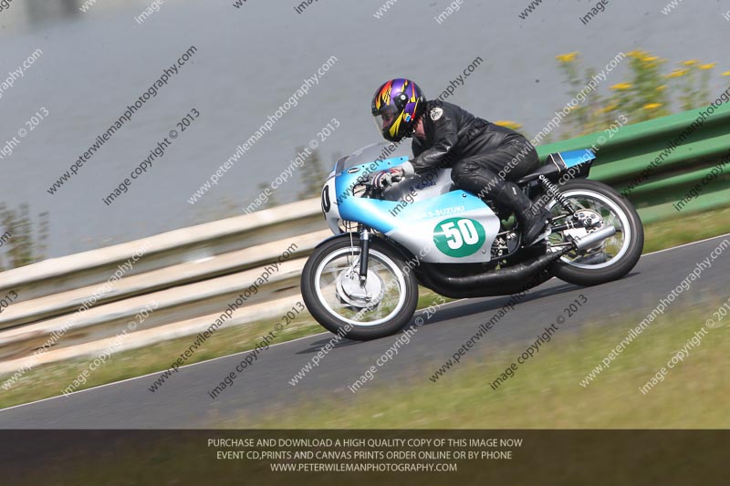 Vintage motorcycle club;eventdigitalimages;mallory park;mallory park trackday photographs;no limits trackdays;peter wileman photography;trackday digital images;trackday photos;vmcc festival 1000 bikes photographs