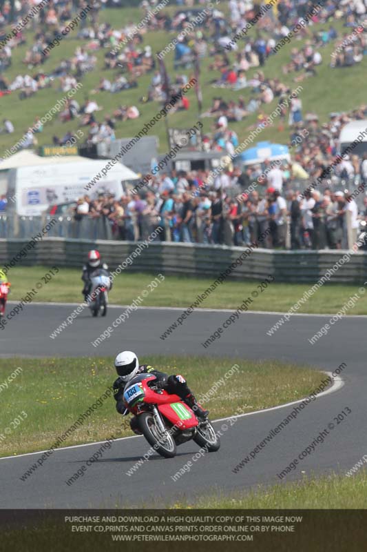 Vintage motorcycle club;eventdigitalimages;mallory park;mallory park trackday photographs;no limits trackdays;peter wileman photography;trackday digital images;trackday photos;vmcc festival 1000 bikes photographs