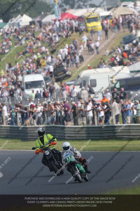 Vintage motorcycle club;eventdigitalimages;mallory park;mallory park trackday photographs;no limits trackdays;peter wileman photography;trackday digital images;trackday photos;vmcc festival 1000 bikes photographs