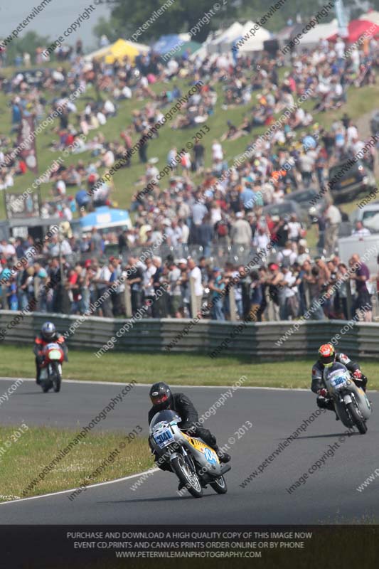 Vintage motorcycle club;eventdigitalimages;mallory park;mallory park trackday photographs;no limits trackdays;peter wileman photography;trackday digital images;trackday photos;vmcc festival 1000 bikes photographs