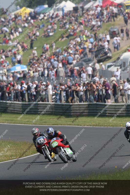 Vintage motorcycle club;eventdigitalimages;mallory park;mallory park trackday photographs;no limits trackdays;peter wileman photography;trackday digital images;trackday photos;vmcc festival 1000 bikes photographs