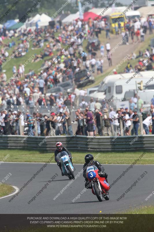 Vintage motorcycle club;eventdigitalimages;mallory park;mallory park trackday photographs;no limits trackdays;peter wileman photography;trackday digital images;trackday photos;vmcc festival 1000 bikes photographs