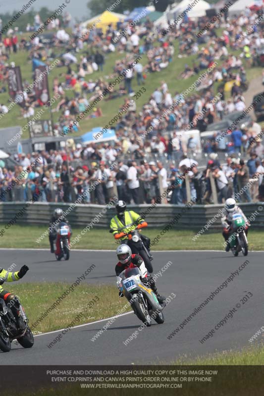 Vintage motorcycle club;eventdigitalimages;mallory park;mallory park trackday photographs;no limits trackdays;peter wileman photography;trackday digital images;trackday photos;vmcc festival 1000 bikes photographs