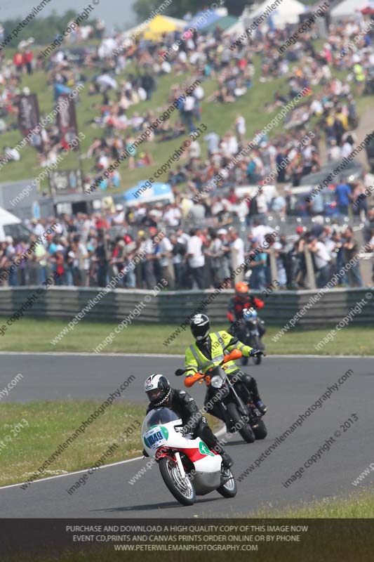 Vintage motorcycle club;eventdigitalimages;mallory park;mallory park trackday photographs;no limits trackdays;peter wileman photography;trackday digital images;trackday photos;vmcc festival 1000 bikes photographs