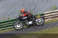 Vintage-motorcycle-club;eventdigitalimages;mallory-park;mallory-park-trackday-photographs;no-limits-trackdays;peter-wileman-photography;trackday-digital-images;trackday-photos;vmcc-festival-1000-bikes-photographs