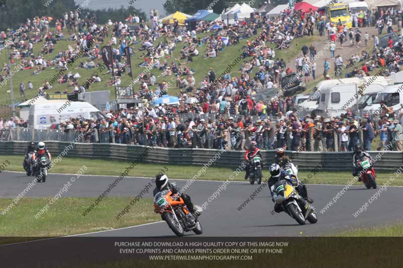 Vintage motorcycle club;eventdigitalimages;mallory park;mallory park trackday photographs;no limits trackdays;peter wileman photography;trackday digital images;trackday photos;vmcc festival 1000 bikes photographs