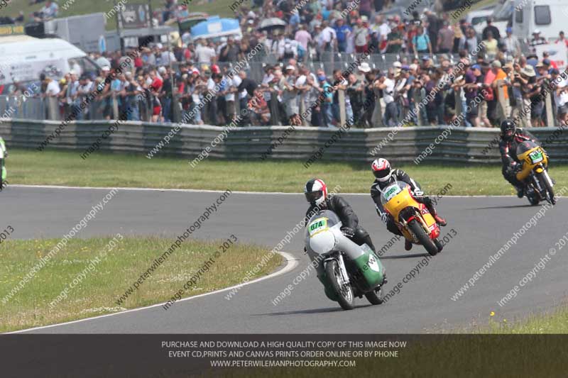 Vintage motorcycle club;eventdigitalimages;mallory park;mallory park trackday photographs;no limits trackdays;peter wileman photography;trackday digital images;trackday photos;vmcc festival 1000 bikes photographs