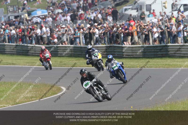 Vintage motorcycle club;eventdigitalimages;mallory park;mallory park trackday photographs;no limits trackdays;peter wileman photography;trackday digital images;trackday photos;vmcc festival 1000 bikes photographs