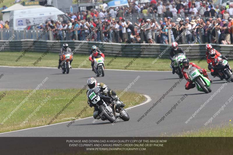 Vintage motorcycle club;eventdigitalimages;mallory park;mallory park trackday photographs;no limits trackdays;peter wileman photography;trackday digital images;trackday photos;vmcc festival 1000 bikes photographs