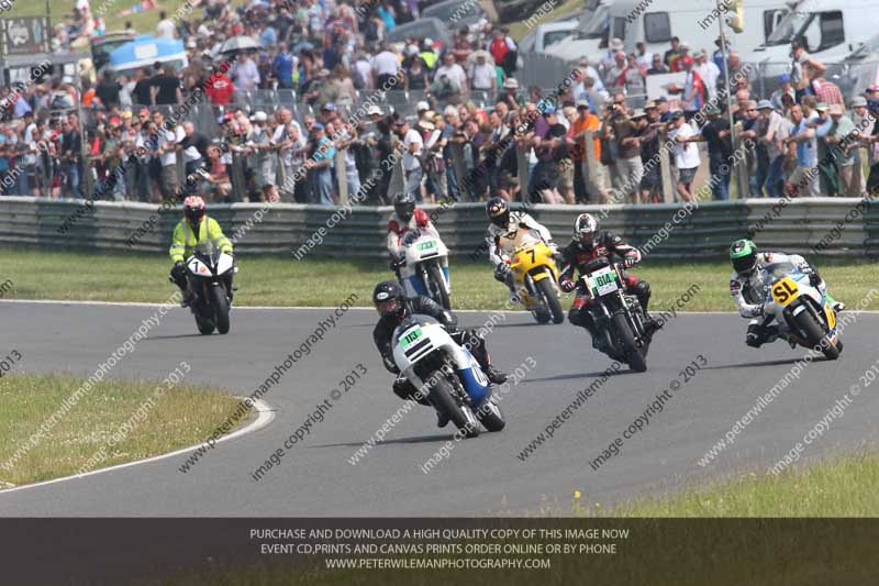 Vintage motorcycle club;eventdigitalimages;mallory park;mallory park trackday photographs;no limits trackdays;peter wileman photography;trackday digital images;trackday photos;vmcc festival 1000 bikes photographs