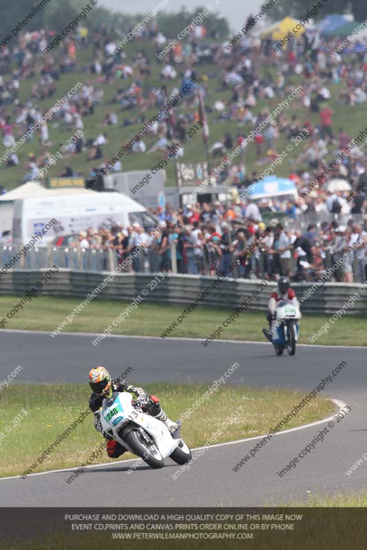 Vintage motorcycle club;eventdigitalimages;mallory park;mallory park trackday photographs;no limits trackdays;peter wileman photography;trackday digital images;trackday photos;vmcc festival 1000 bikes photographs