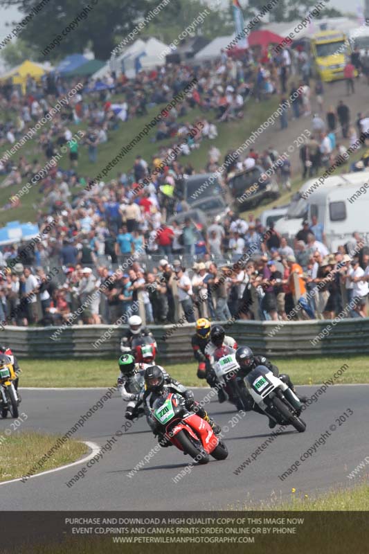 Vintage motorcycle club;eventdigitalimages;mallory park;mallory park trackday photographs;no limits trackdays;peter wileman photography;trackday digital images;trackday photos;vmcc festival 1000 bikes photographs