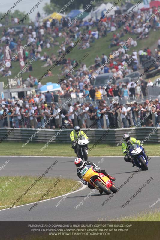 Vintage motorcycle club;eventdigitalimages;mallory park;mallory park trackday photographs;no limits trackdays;peter wileman photography;trackday digital images;trackday photos;vmcc festival 1000 bikes photographs