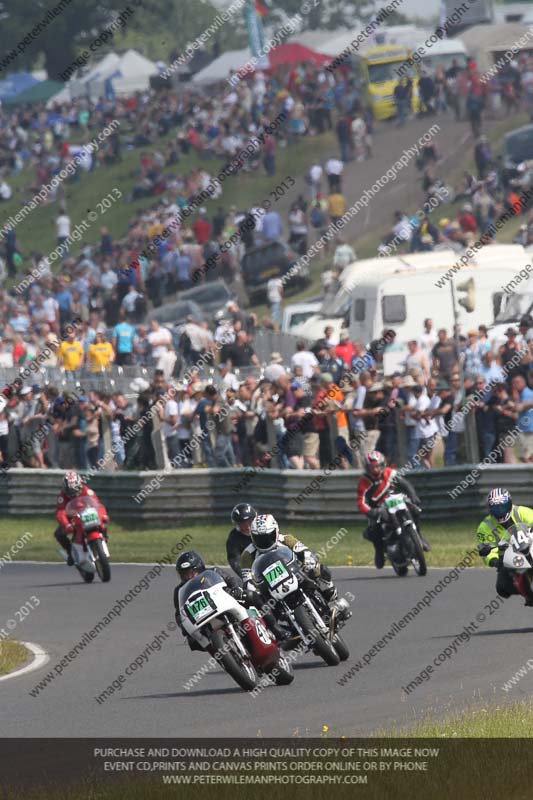 Vintage motorcycle club;eventdigitalimages;mallory park;mallory park trackday photographs;no limits trackdays;peter wileman photography;trackday digital images;trackday photos;vmcc festival 1000 bikes photographs