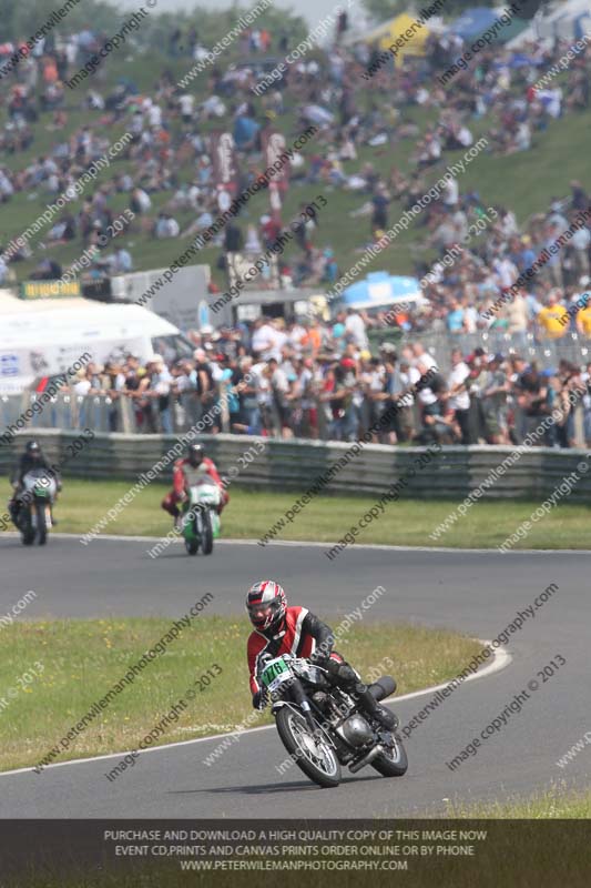 Vintage motorcycle club;eventdigitalimages;mallory park;mallory park trackday photographs;no limits trackdays;peter wileman photography;trackday digital images;trackday photos;vmcc festival 1000 bikes photographs