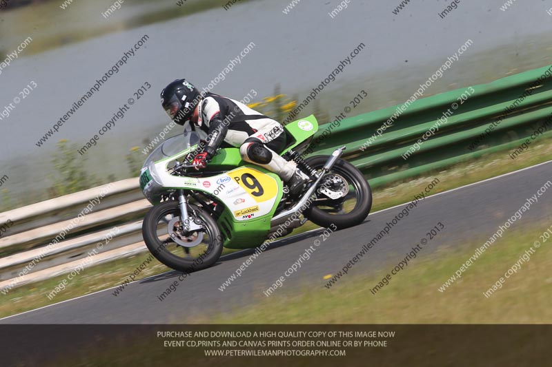 Vintage motorcycle club;eventdigitalimages;mallory park;mallory park trackday photographs;no limits trackdays;peter wileman photography;trackday digital images;trackday photos;vmcc festival 1000 bikes photographs