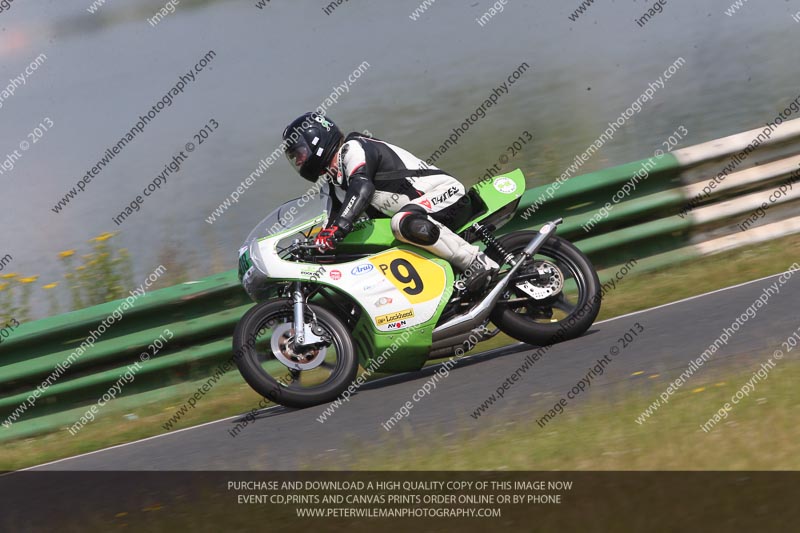 Vintage motorcycle club;eventdigitalimages;mallory park;mallory park trackday photographs;no limits trackdays;peter wileman photography;trackday digital images;trackday photos;vmcc festival 1000 bikes photographs