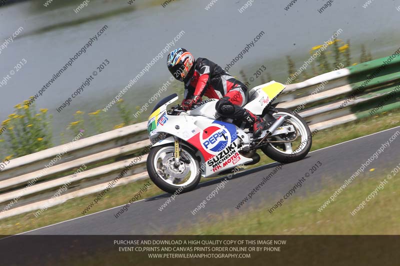 Vintage motorcycle club;eventdigitalimages;mallory park;mallory park trackday photographs;no limits trackdays;peter wileman photography;trackday digital images;trackday photos;vmcc festival 1000 bikes photographs