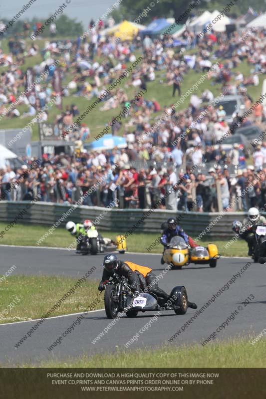 Vintage motorcycle club;eventdigitalimages;mallory park;mallory park trackday photographs;no limits trackdays;peter wileman photography;trackday digital images;trackday photos;vmcc festival 1000 bikes photographs