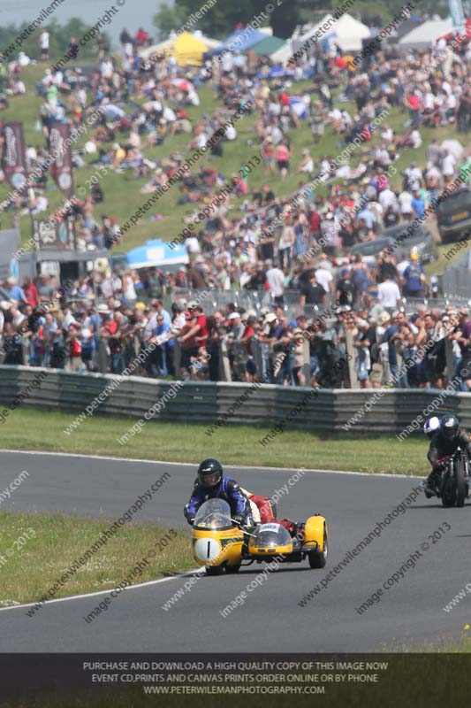 Vintage motorcycle club;eventdigitalimages;mallory park;mallory park trackday photographs;no limits trackdays;peter wileman photography;trackday digital images;trackday photos;vmcc festival 1000 bikes photographs