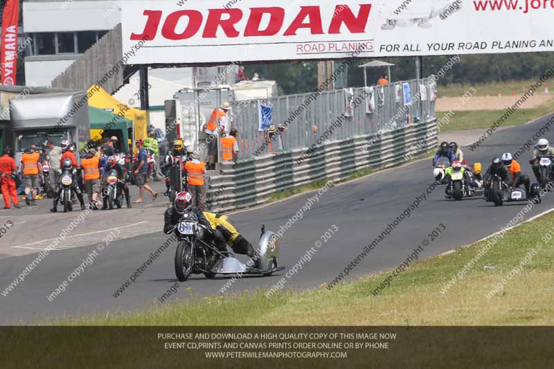 Vintage motorcycle club;eventdigitalimages;mallory park;mallory park trackday photographs;no limits trackdays;peter wileman photography;trackday digital images;trackday photos;vmcc festival 1000 bikes photographs