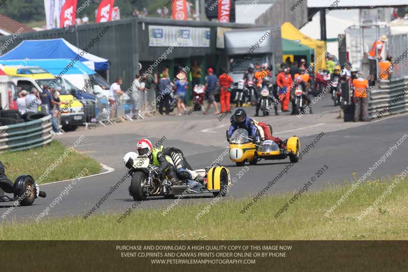 Vintage motorcycle club;eventdigitalimages;mallory park;mallory park trackday photographs;no limits trackdays;peter wileman photography;trackday digital images;trackday photos;vmcc festival 1000 bikes photographs