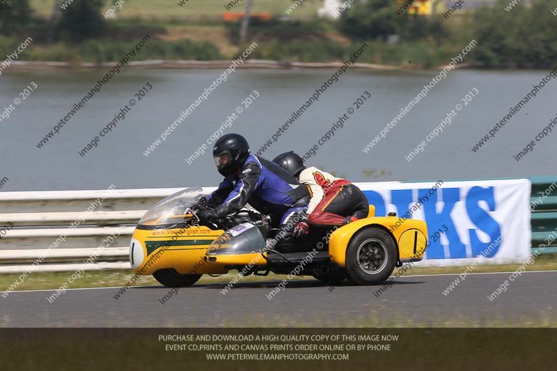 Vintage motorcycle club;eventdigitalimages;mallory park;mallory park trackday photographs;no limits trackdays;peter wileman photography;trackday digital images;trackday photos;vmcc festival 1000 bikes photographs
