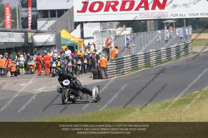 Vintage motorcycle club;eventdigitalimages;mallory park;mallory park trackday photographs;no limits trackdays;peter wileman photography;trackday digital images;trackday photos;vmcc festival 1000 bikes photographs