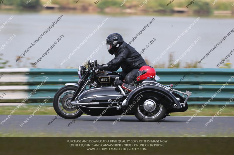 Vintage motorcycle club;eventdigitalimages;mallory park;mallory park trackday photographs;no limits trackdays;peter wileman photography;trackday digital images;trackday photos;vmcc festival 1000 bikes photographs