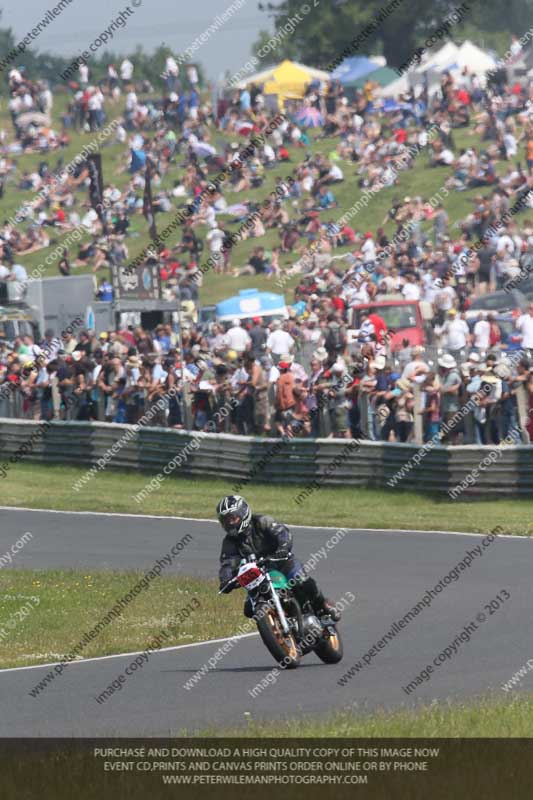 Vintage motorcycle club;eventdigitalimages;mallory park;mallory park trackday photographs;no limits trackdays;peter wileman photography;trackday digital images;trackday photos;vmcc festival 1000 bikes photographs