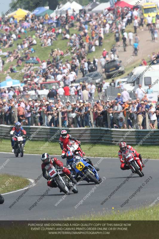 Vintage motorcycle club;eventdigitalimages;mallory park;mallory park trackday photographs;no limits trackdays;peter wileman photography;trackday digital images;trackday photos;vmcc festival 1000 bikes photographs