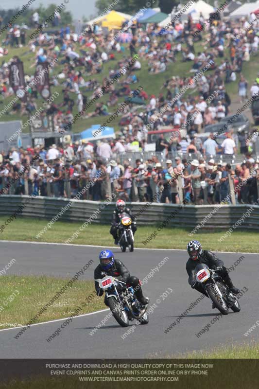 Vintage motorcycle club;eventdigitalimages;mallory park;mallory park trackday photographs;no limits trackdays;peter wileman photography;trackday digital images;trackday photos;vmcc festival 1000 bikes photographs