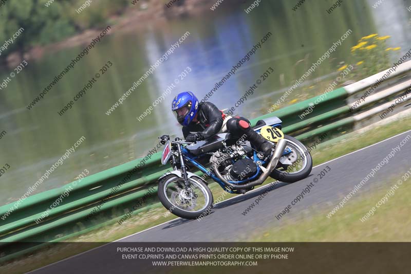 Vintage motorcycle club;eventdigitalimages;mallory park;mallory park trackday photographs;no limits trackdays;peter wileman photography;trackday digital images;trackday photos;vmcc festival 1000 bikes photographs