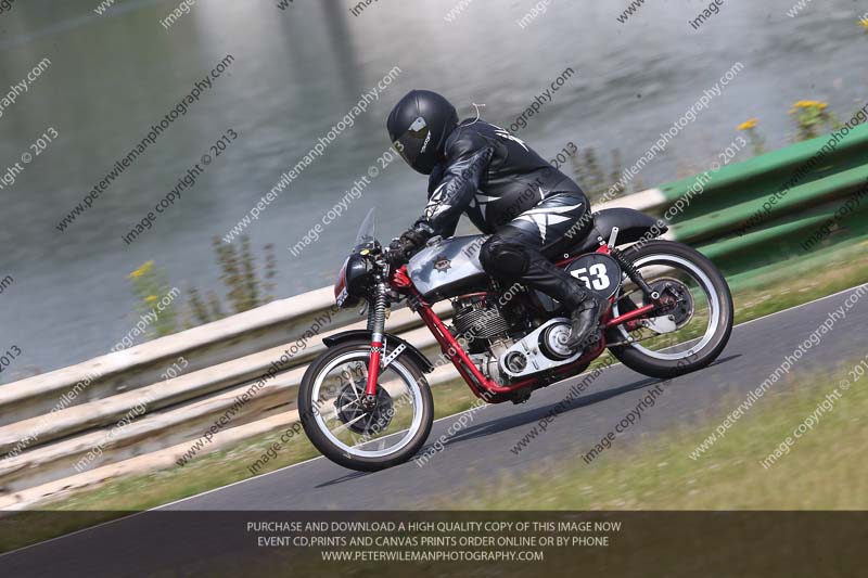 Vintage motorcycle club;eventdigitalimages;mallory park;mallory park trackday photographs;no limits trackdays;peter wileman photography;trackday digital images;trackday photos;vmcc festival 1000 bikes photographs